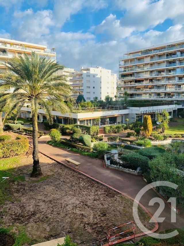 Appartement T1 à louer - 1 pièce - 25.61 m2 - CANNES - 06 - PROVENCE-ALPES-COTE-D-AZUR - Century 21 Adhère Transactions