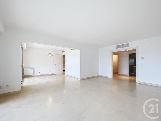 Appartement F3 à louer - 3 pièces - 100.35 m2 - LE CANNET - 06 - PROVENCE-ALPES-COTE-D-AZUR - Century 21 Adhère Transactions