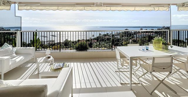 Appartement F3 à vendre - 3 pièces - 115.0 m2 - CANNES - 06 - PROVENCE-ALPES-COTE-D-AZUR - Century 21 Adhère Transactions