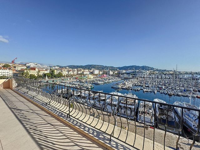 Appartement F4 à vendre - 4 pièces - 120.0 m2 - CANNES - 06 - PROVENCE-ALPES-COTE-D-AZUR - Century 21 Adhère Transactions