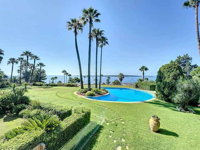 Appartement F4 à vendre - 4 pièces - 123.55 m2 - CANNES - 06 - PROVENCE-ALPES-COTE-D-AZUR - Century 21 Adhère Transactions